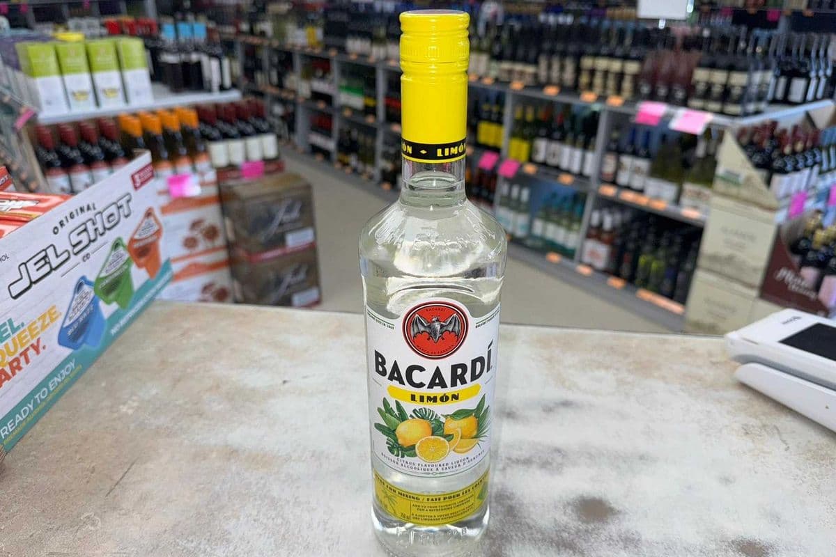 Bacardi Limon 750 ML (1 x 750 ML)