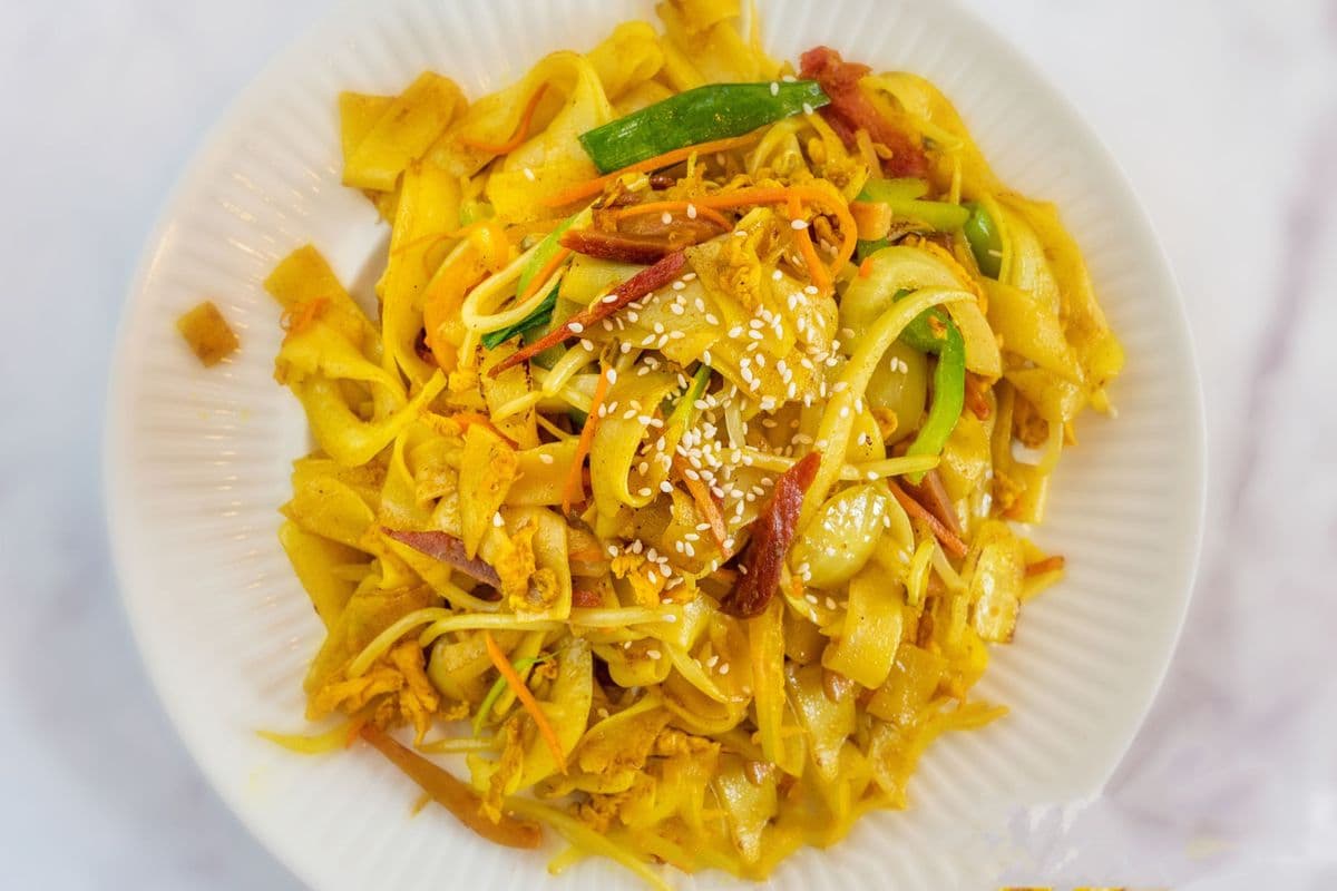Singapore-Style Chow-Fun