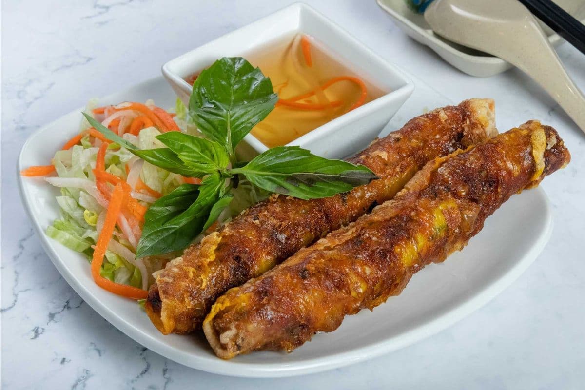 1. Vietnamese Spring Roll (2 Rolls) (Chả Giò)