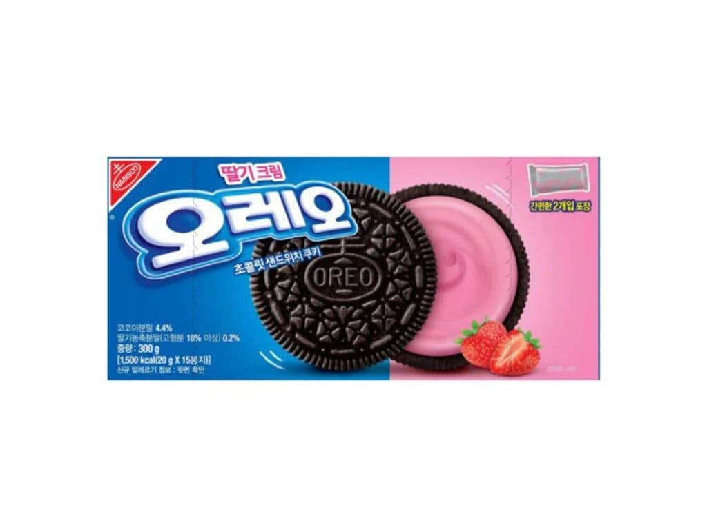 Oreo Strawberry Cream Sandwich Korea (300g)
