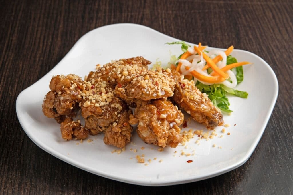 Fried Garlic Fish Sauce Wings (8 pcs)