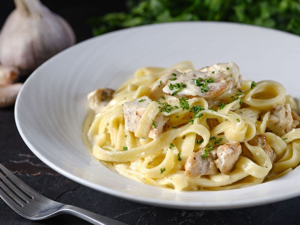 FETTUCCINE ALFREDO