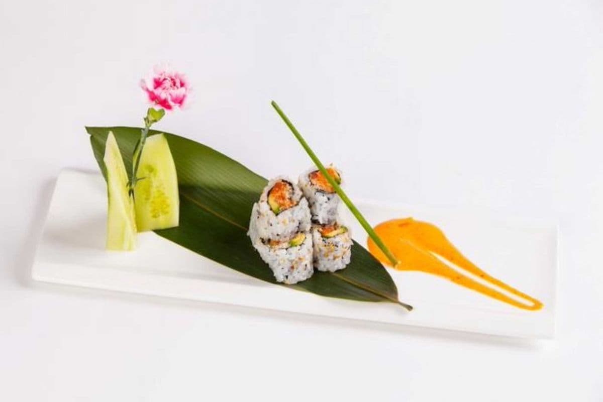 Spicy Salmon Maki Roll