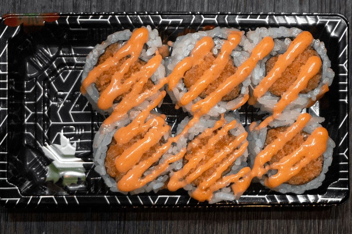 CR08. Spicy Salmon Roll (6 pcs)