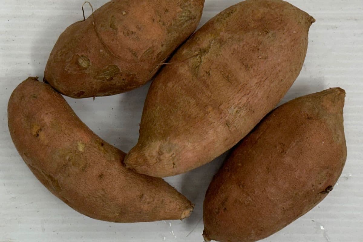Yams/Sweet Potatoes $1.99/Lb (1lb)