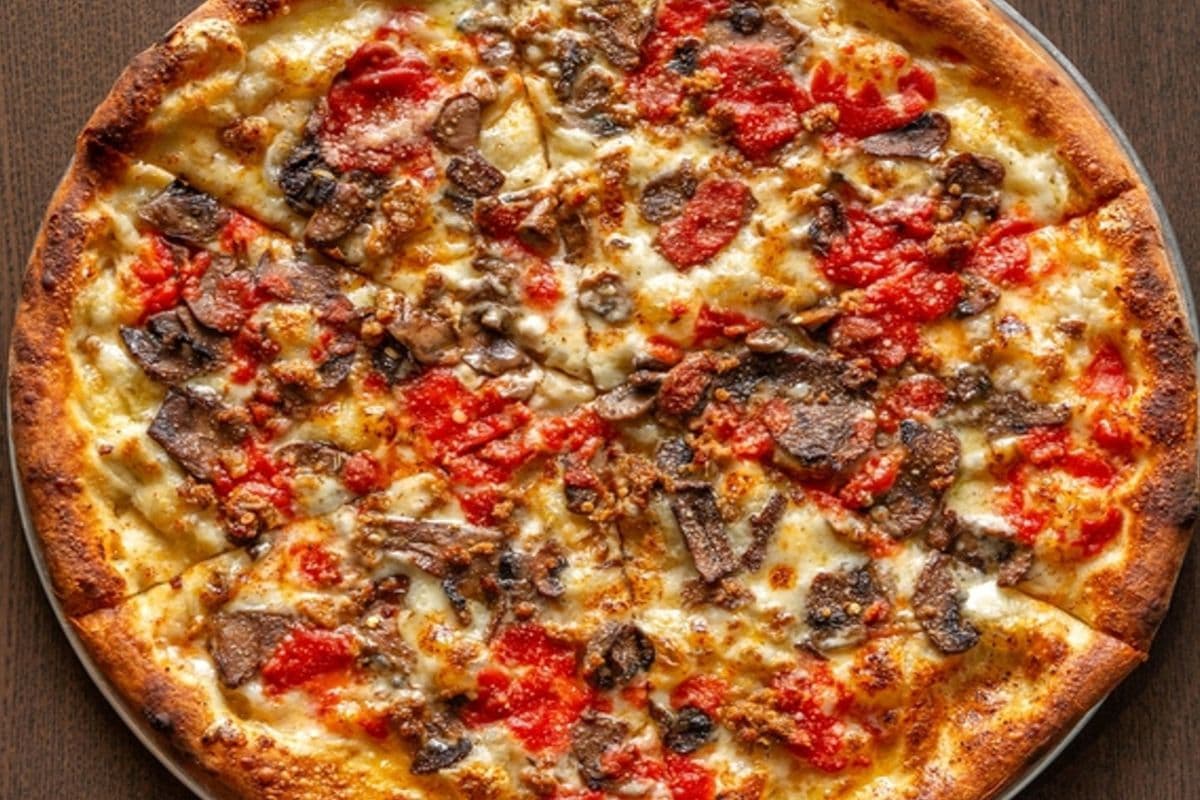 14" Funghi Pizza