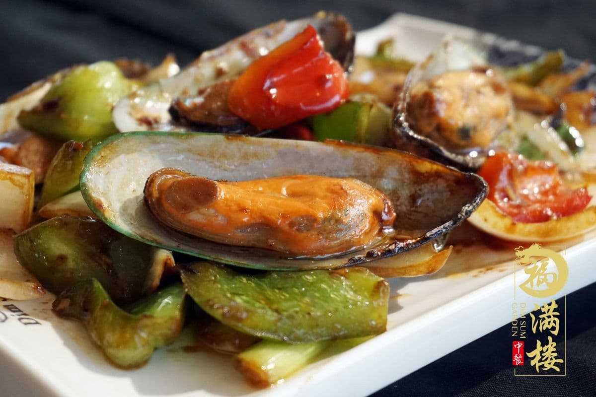 50. Mussels with Black Bean and Garlic