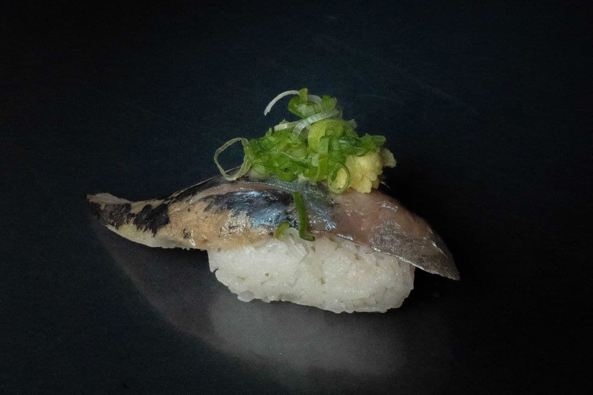 1002. Torched Mackerel Sushi (2PCS)