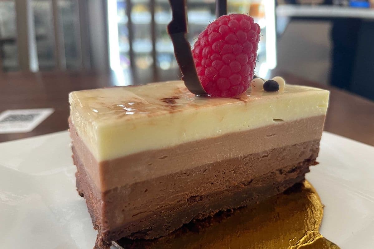 Trois Chocolate