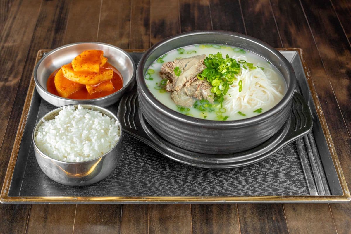 Seolleongtang