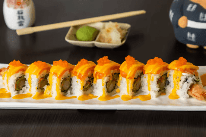 74. Salmon Mango Roll (8 pcs)
