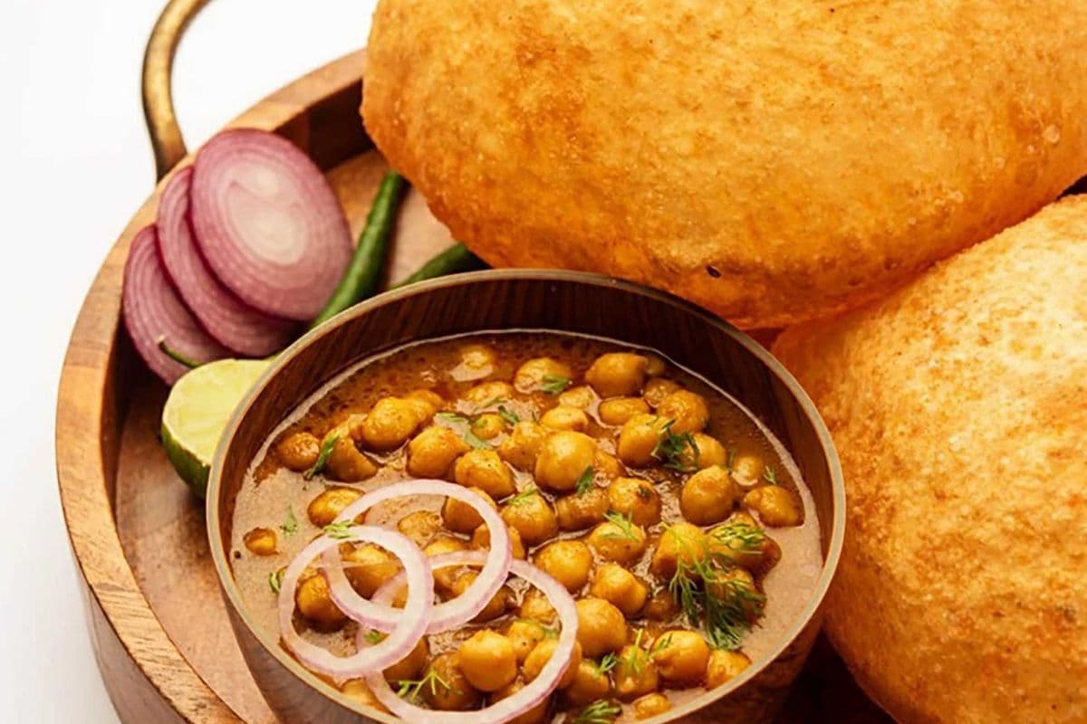 Paneer Stuffed Chola Bhatura