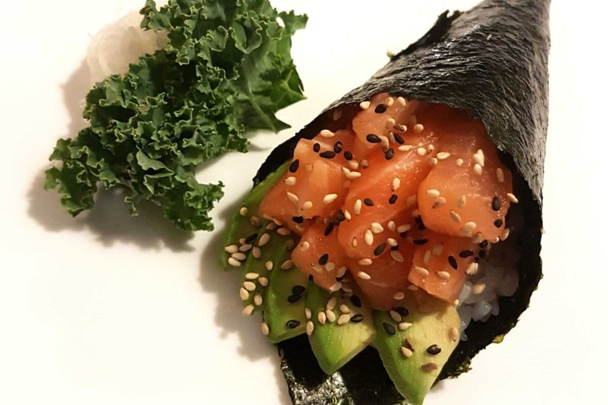 Avocado & Salmon Handroll