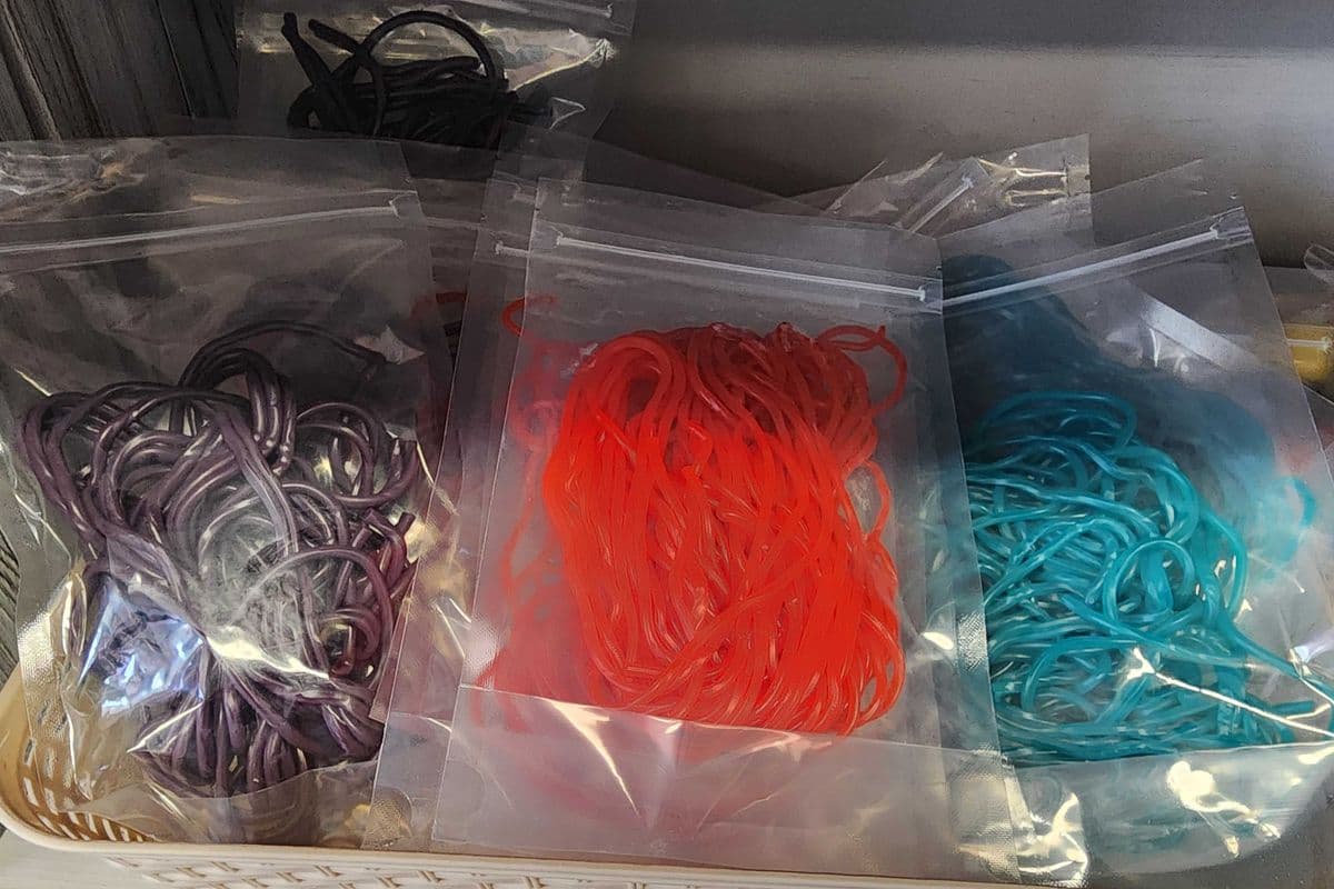 Shoe string licorice