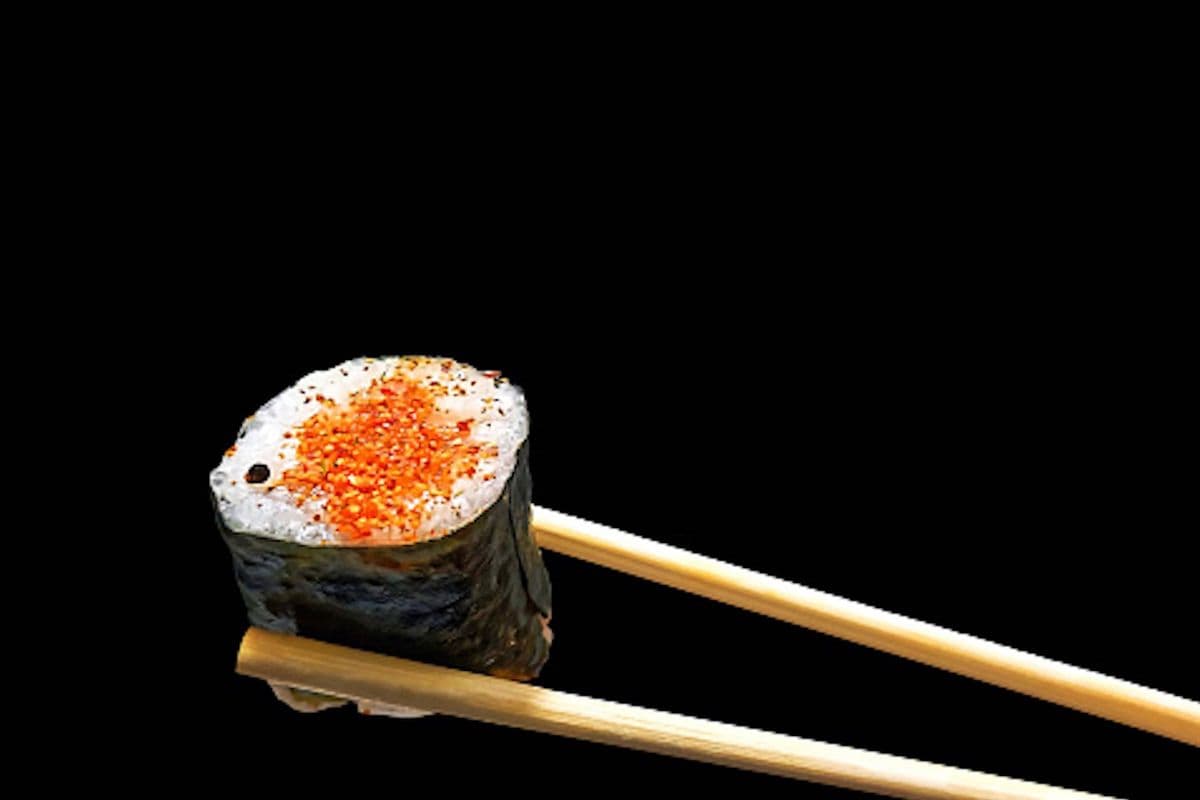 Spicy Salmon Maki (6 pcs)