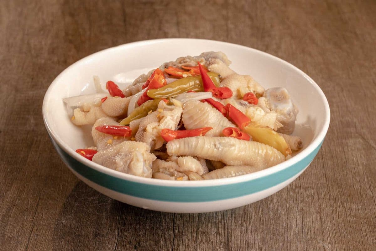 Chicken Feet with Pickled Peppers 泡椒凤爪