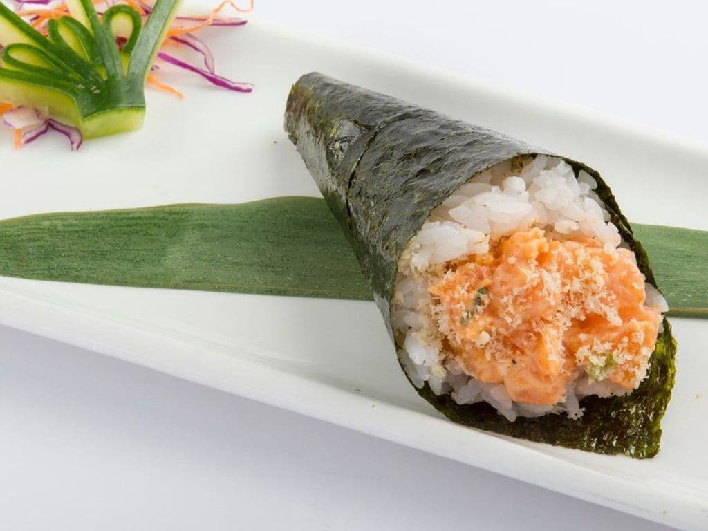 H15. Spicy Salmon Hand Roll (1 Pc)