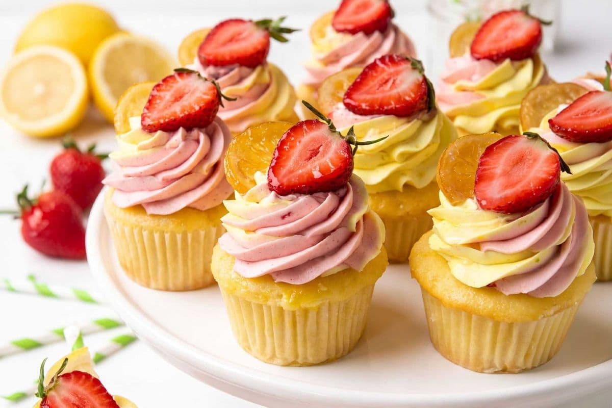 Cupcake of the Month: Strawberry Lemonade