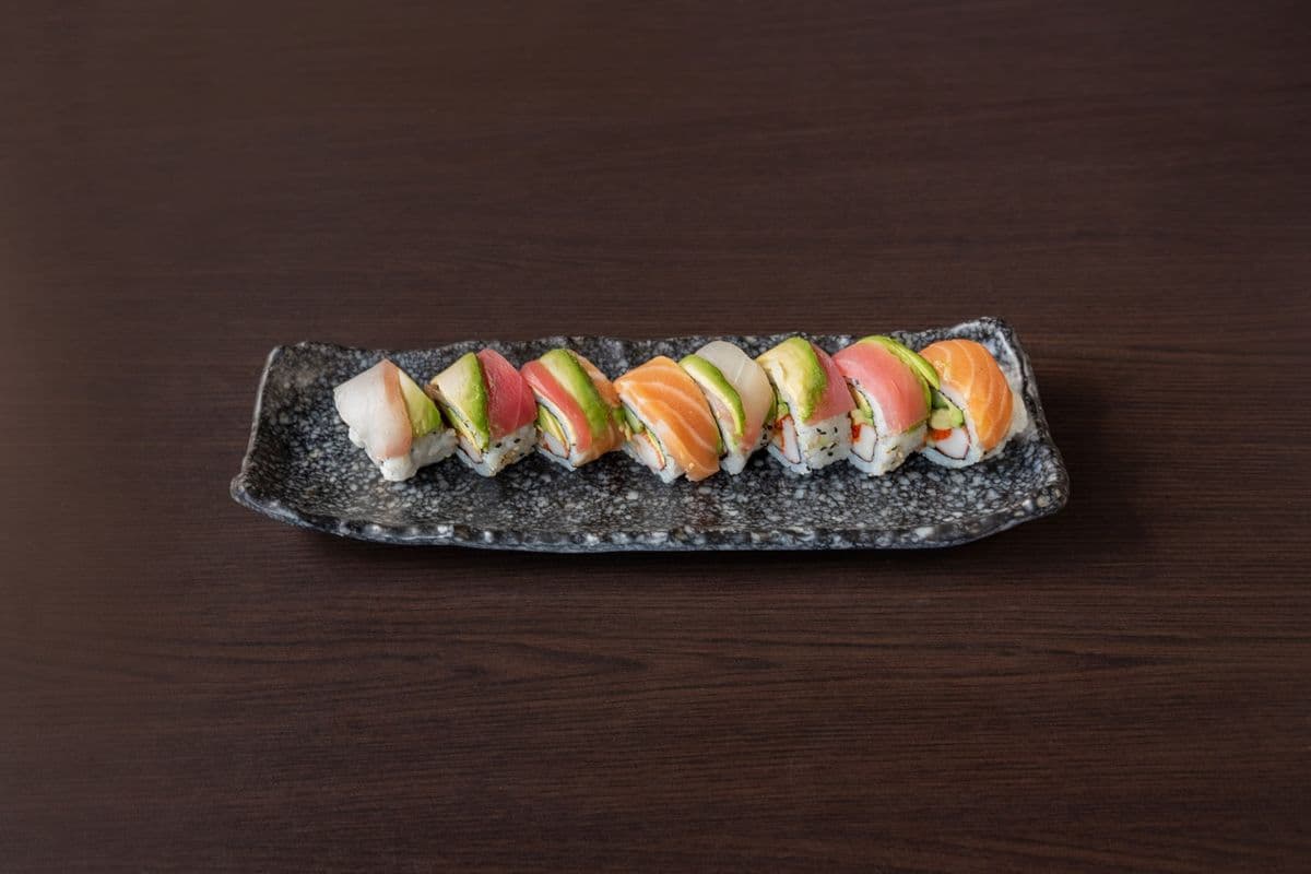 74. Rainbow Roll (8 pcs)