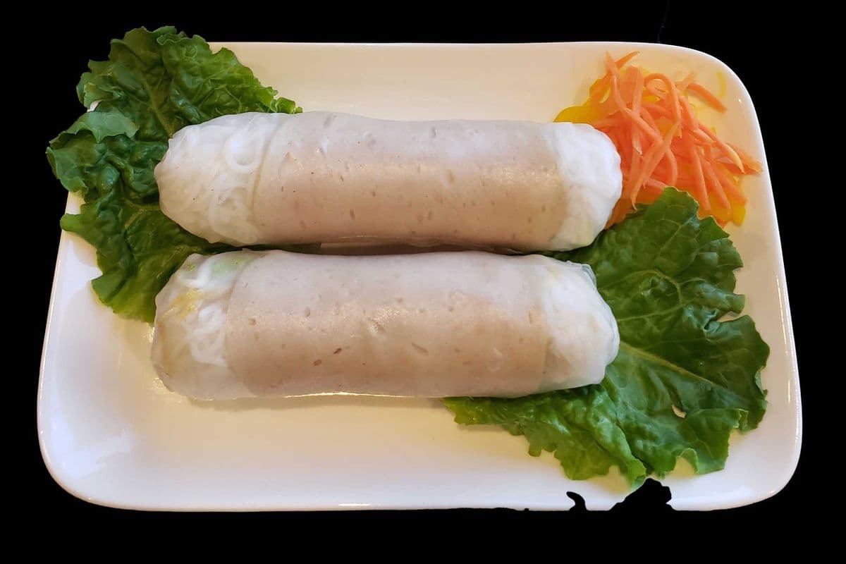 5E. Fresh spring rolls with pork pâté