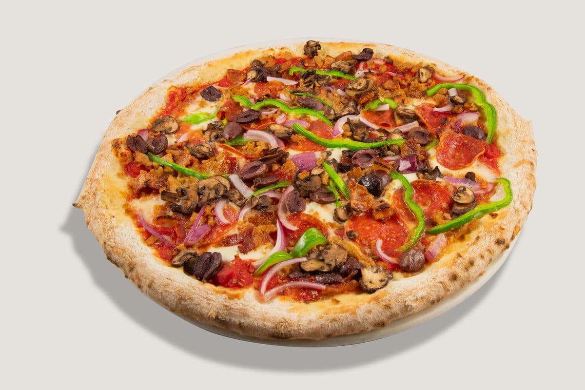 15"+ Grande Supreme Commander Pizza