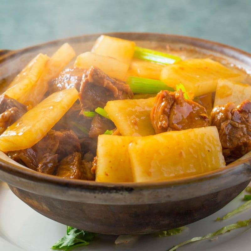 Beef Brisket with Daikon Hot Pot 蘿蔔牛腩煲