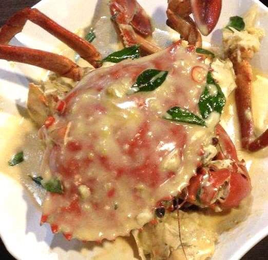 BC Crab with Egg Noodles in Cream Sauce / 奶油BC肉蟹生麵底