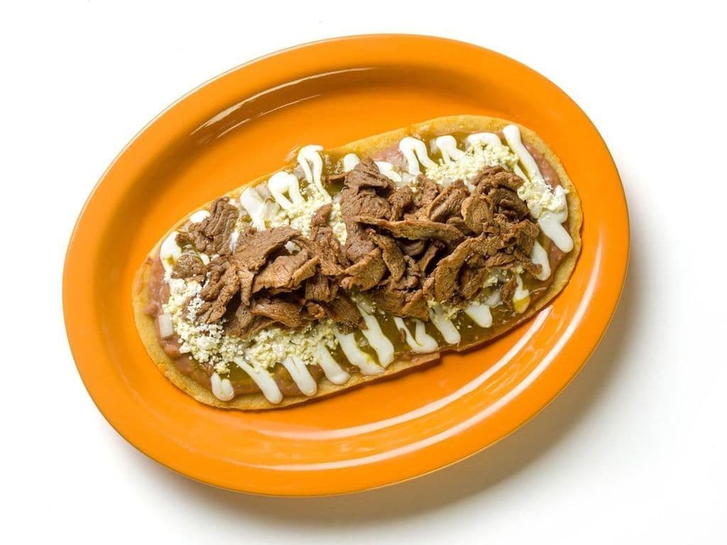 Huarache con Steak