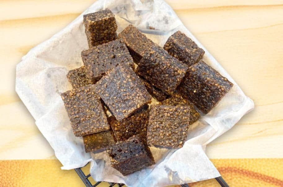 Deep Fried Vegetarian Crispy Black Rice Cake / 素炸紫米糕