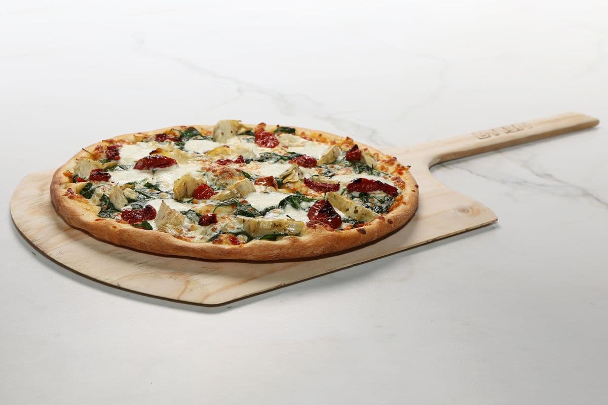 11'' Gluten-Friendly Spinach and Artichoke Gourmet Pizza (8 Slices)