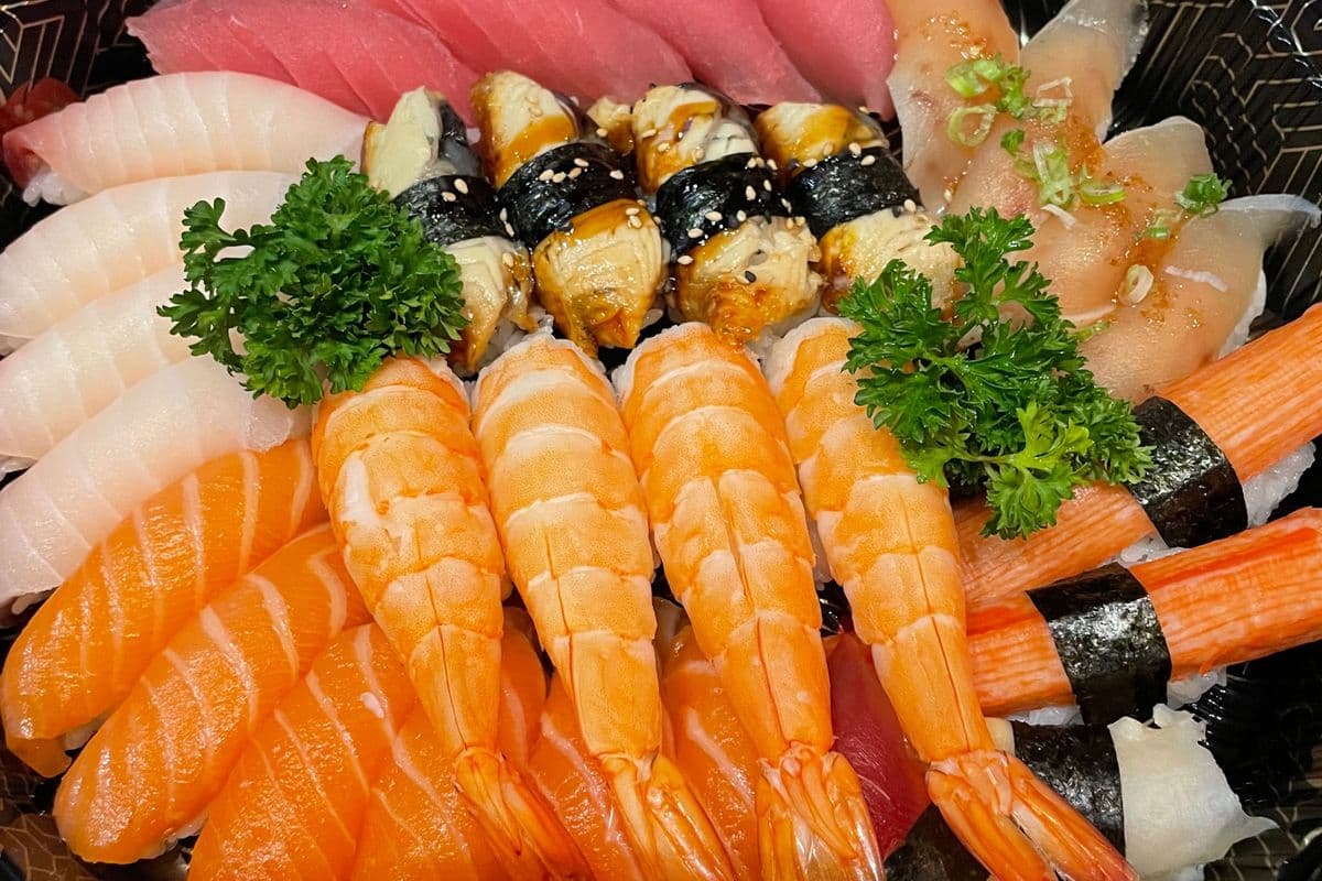 813 Assorted Sushi 30 pcs