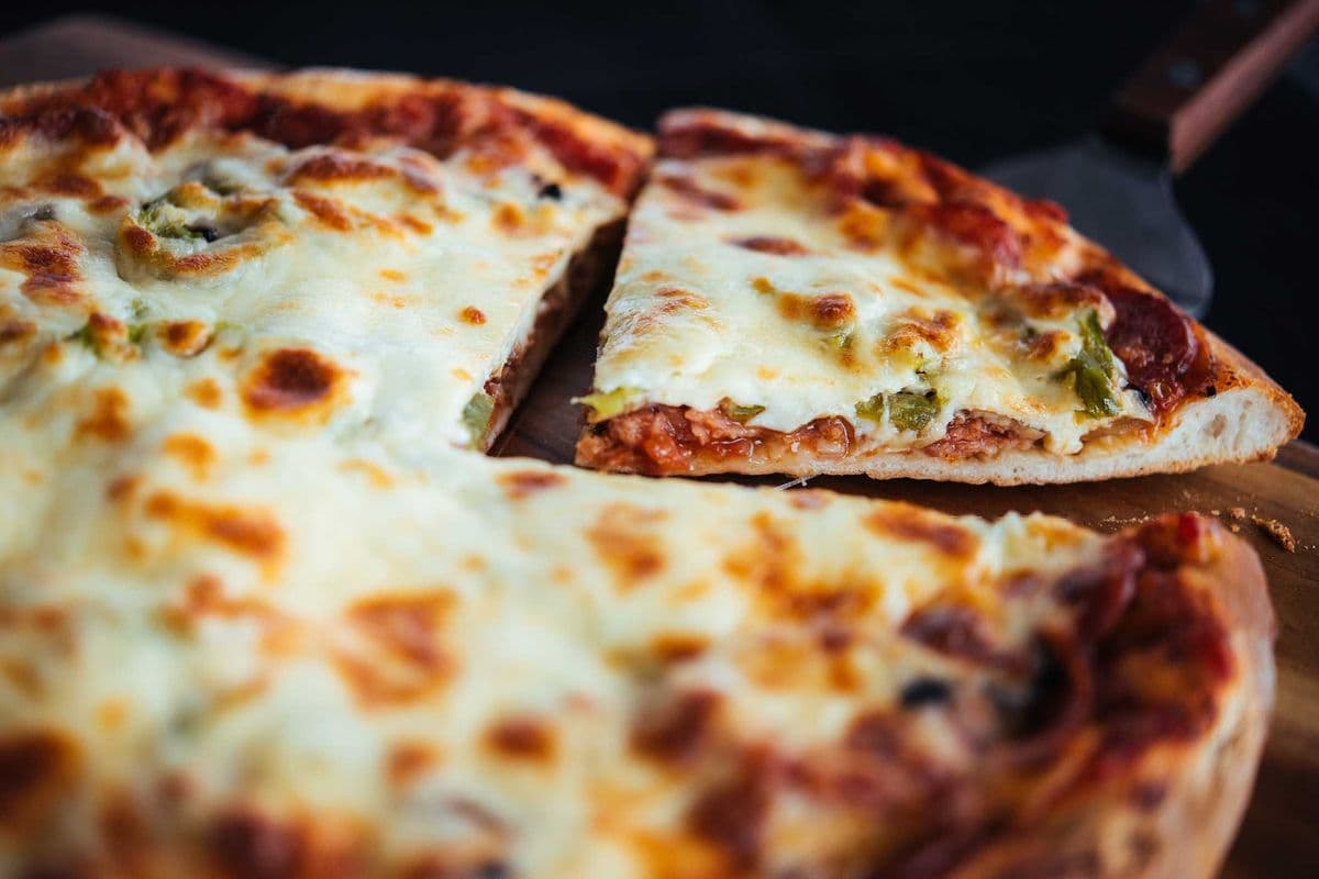 Pizza large toute garnie / Large All Dressed Pizza