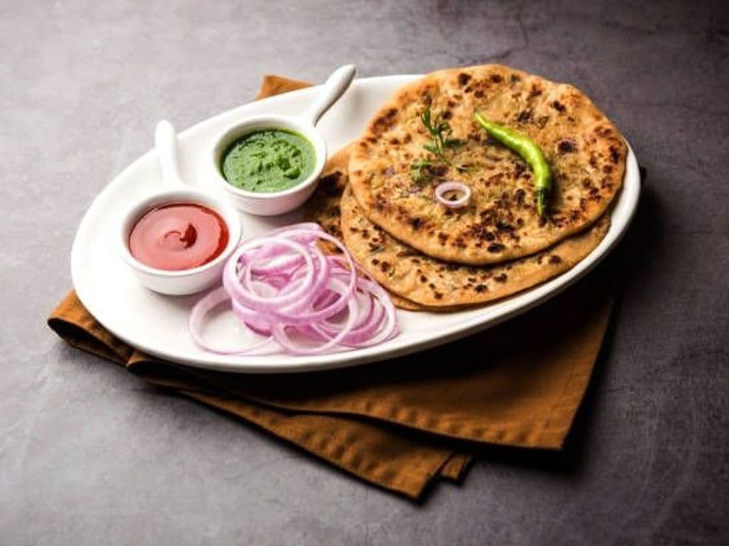 Aloo Pyaaz Paratha