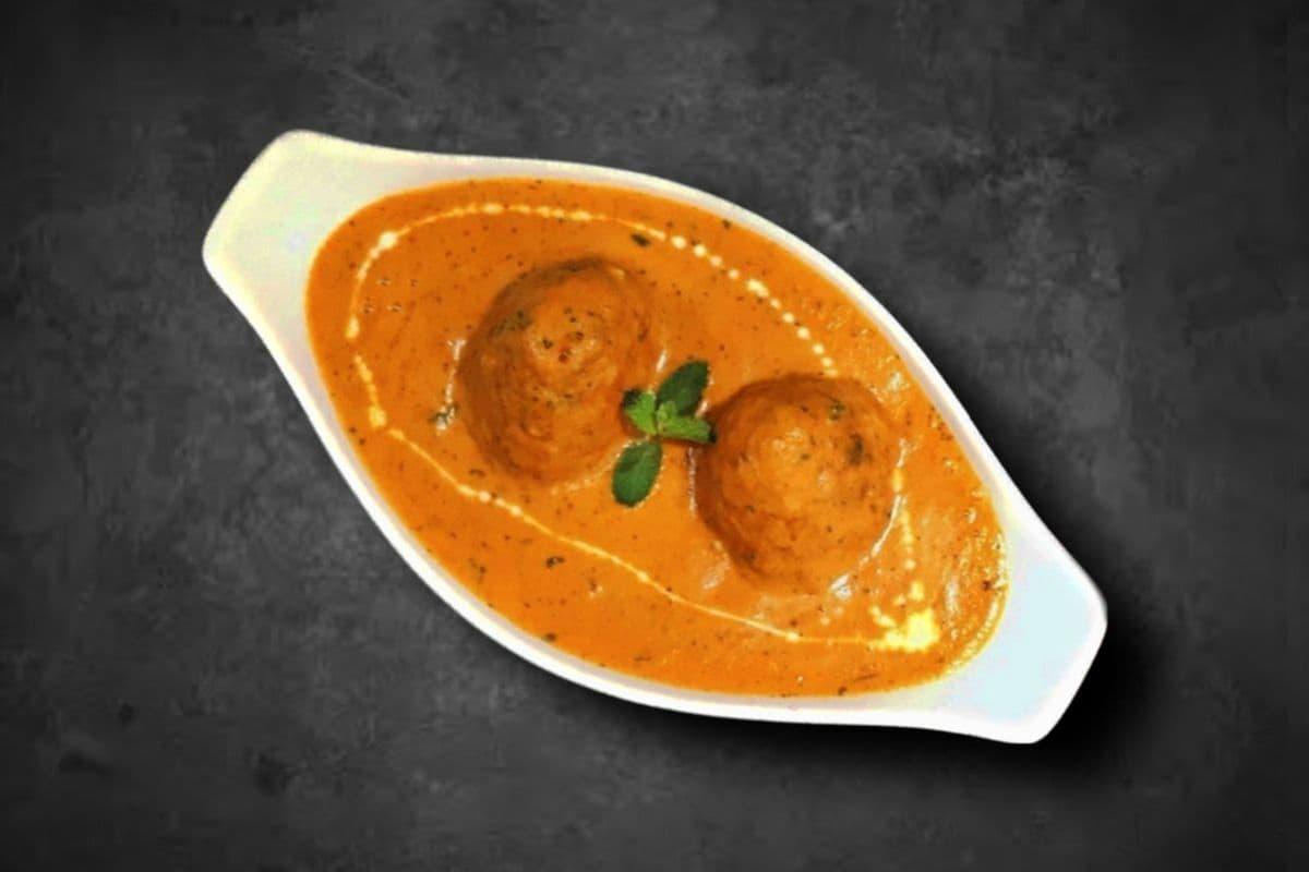 Dum Aloo with Naan Bread