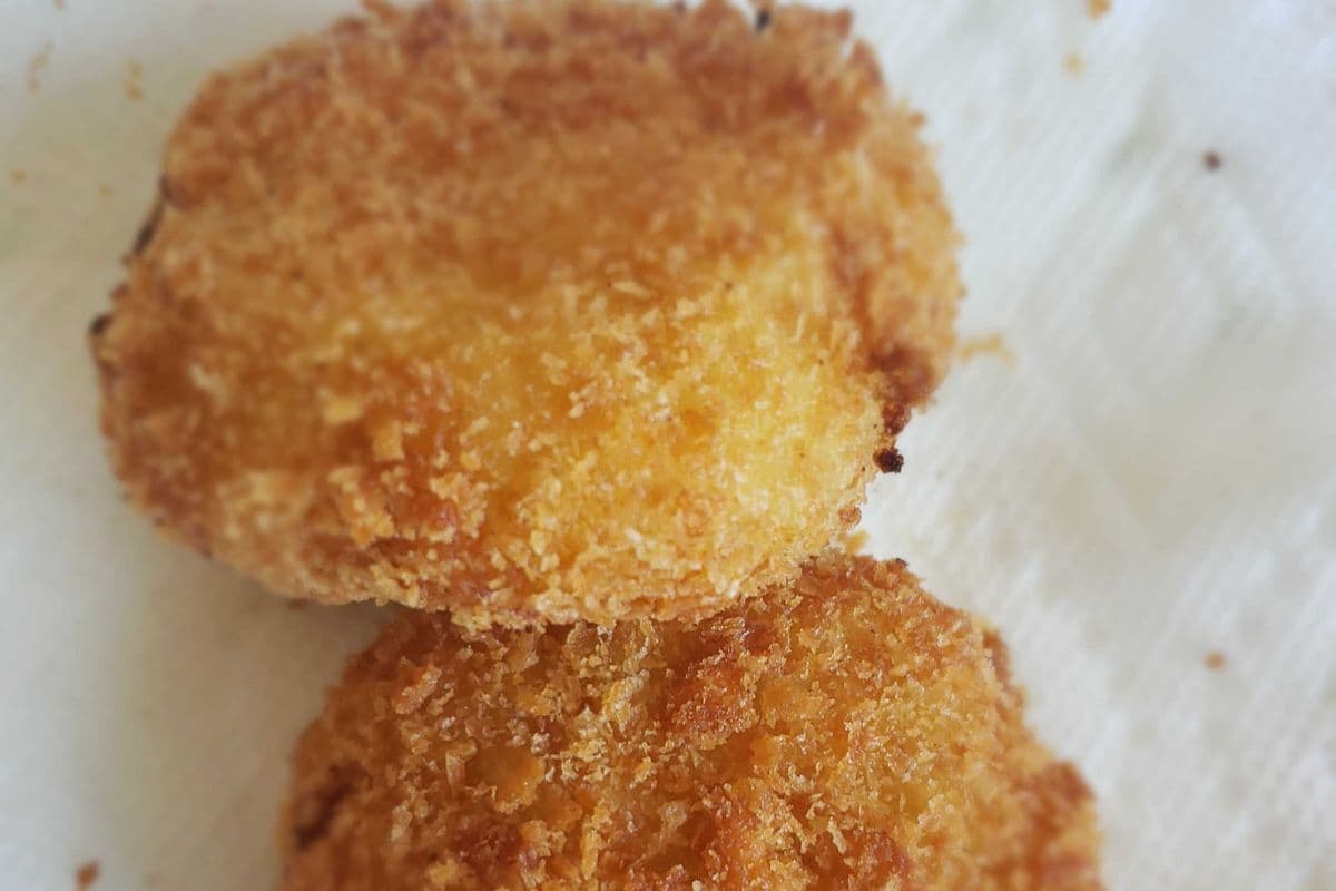 Croquettes maison épicé ou crevettes (2 mcx) / Homemade Spicy or Prawn Croquette (2pcs)