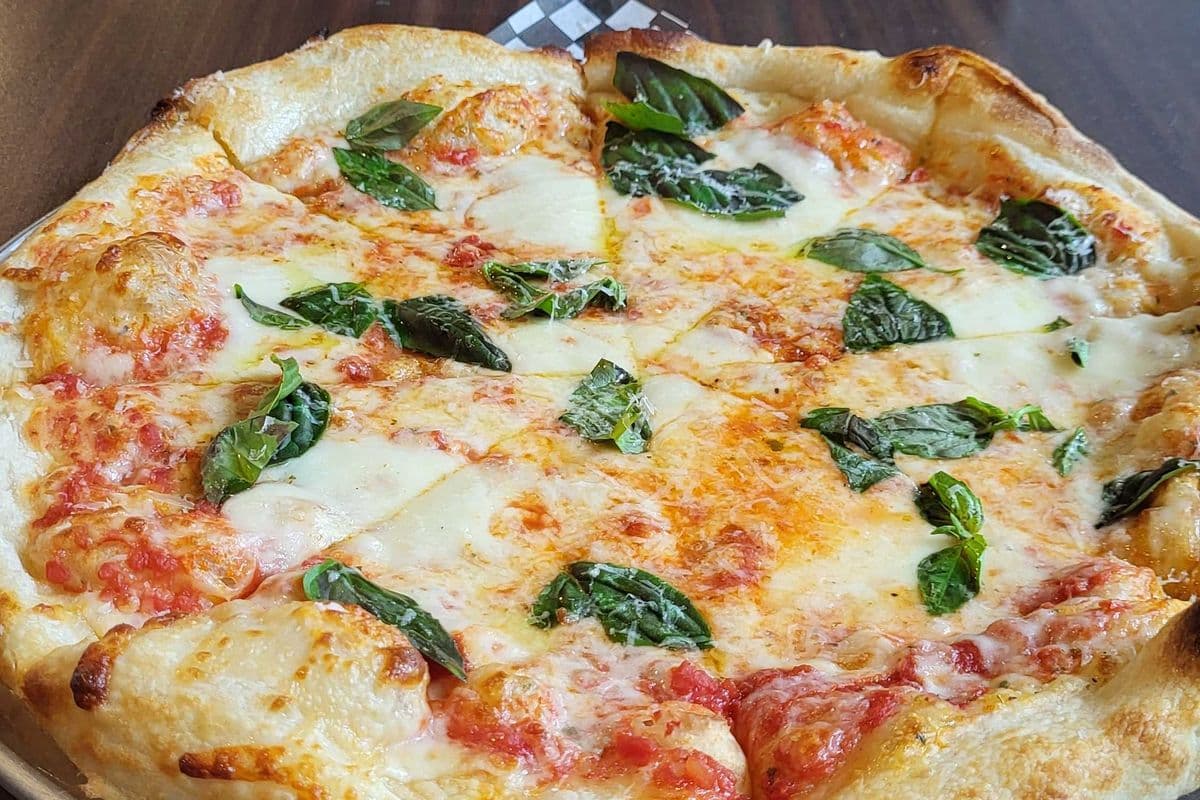 Margherita Pizza (Detroit)