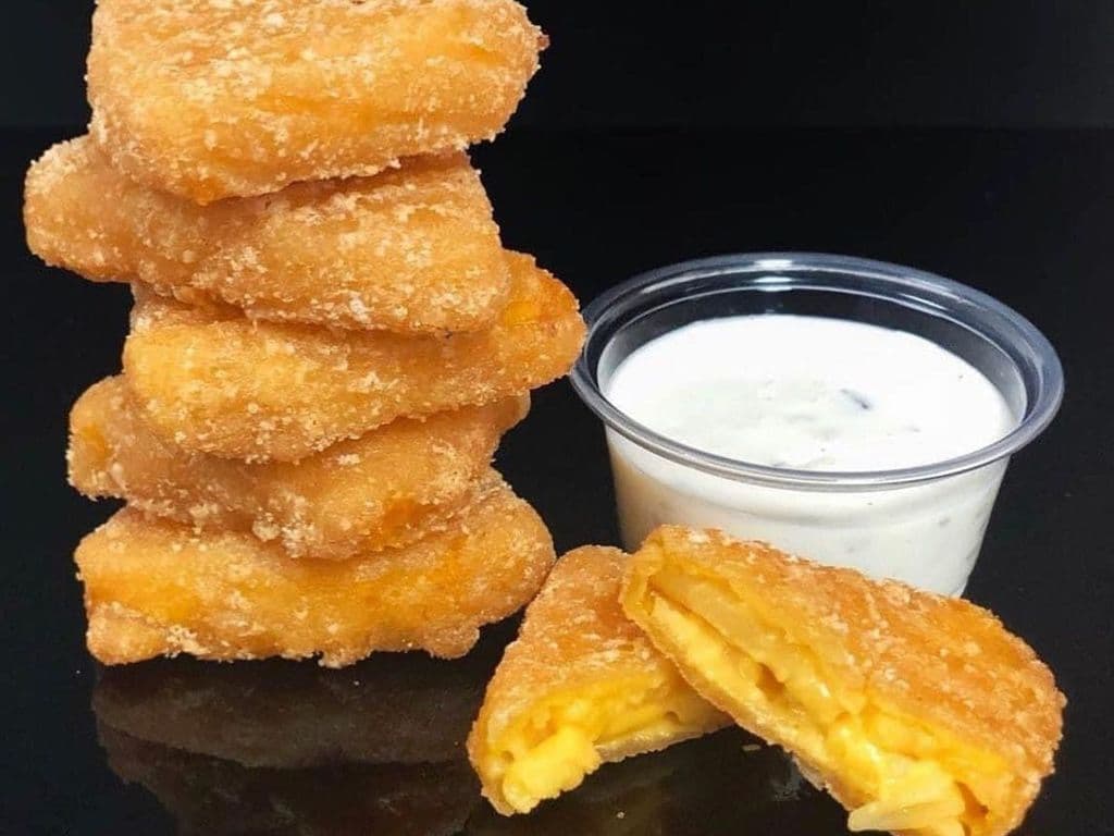 Deep Fried Mac & Cheese Bites (6)