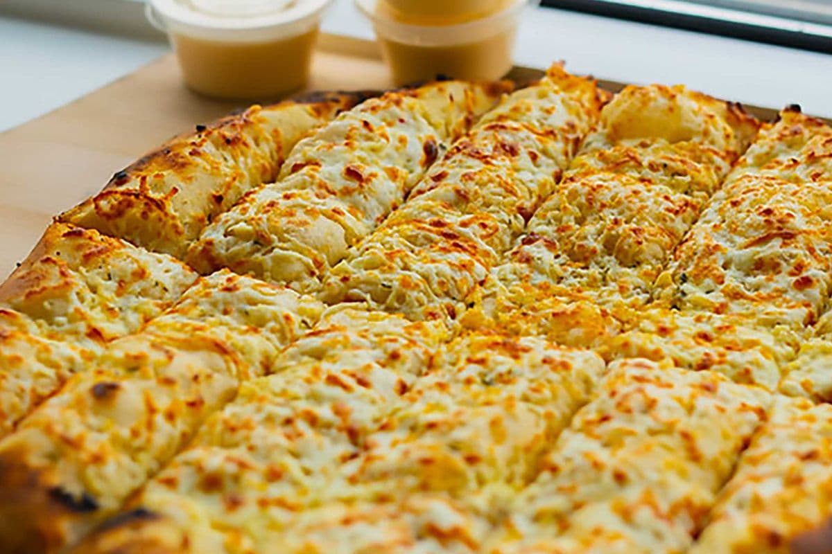 9" Garlic Cheese Fingers (fingers)