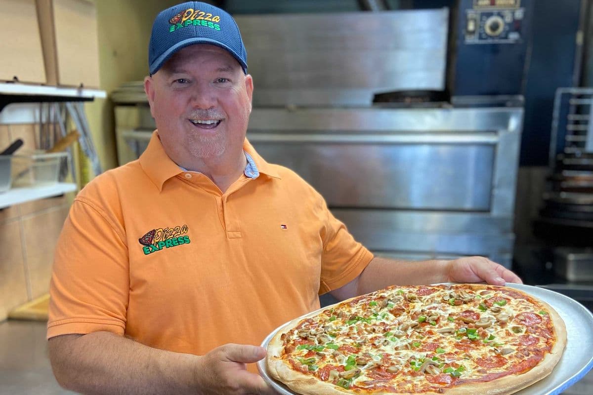 Jumbo Pizza