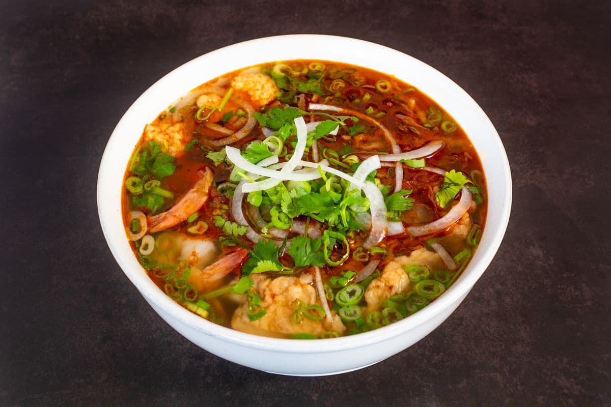 S2. Hot-and-Sour Seafood Noodle Soup - Pho Do Bien Chua Cay