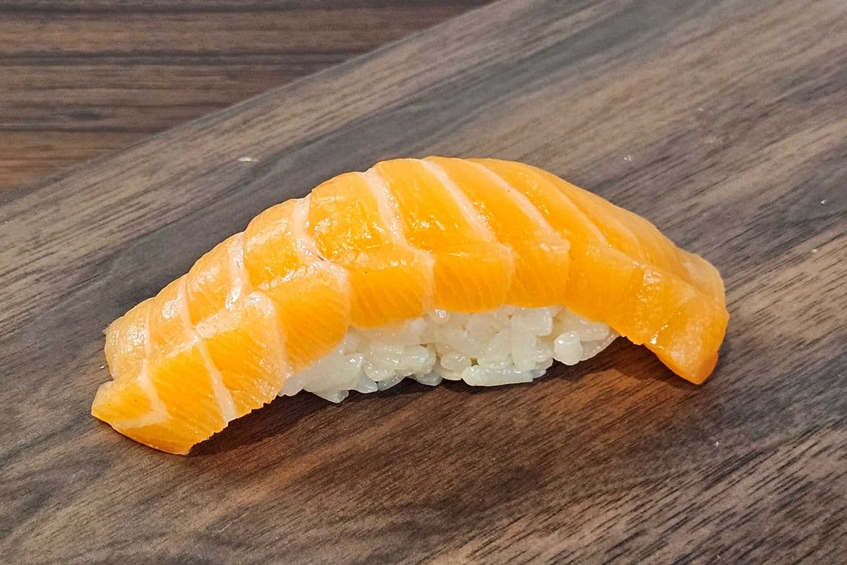 Salmon - Nigiri (1pc)