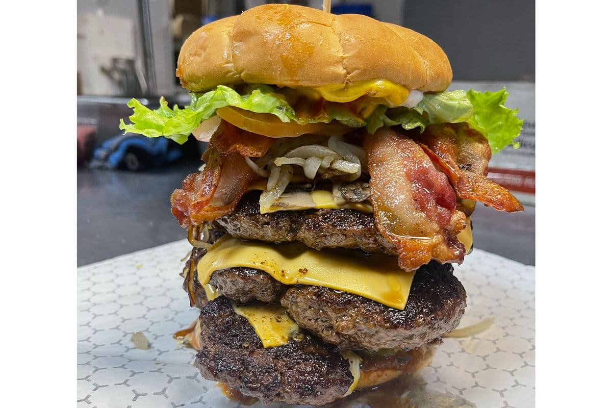Super TEXX Burger (2 lbs) With Bacon and Cheese