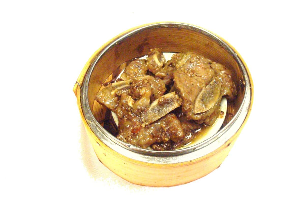 11. Beef Short Ribs with Black Pepper Sauce 黑椒牛仔骨