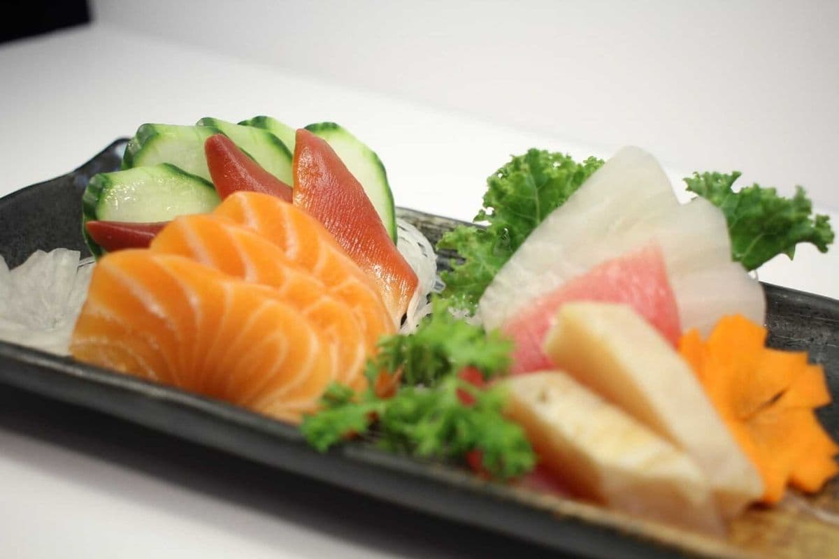 Assorted Sashimi 16 Pcs