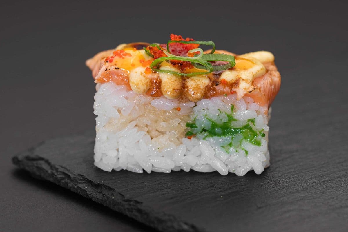 134. Aburi Salmon Oshi (6 pcs)