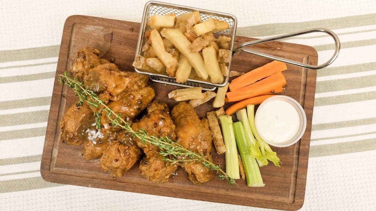 Halal Jerk Wings + Fries (1lbs)