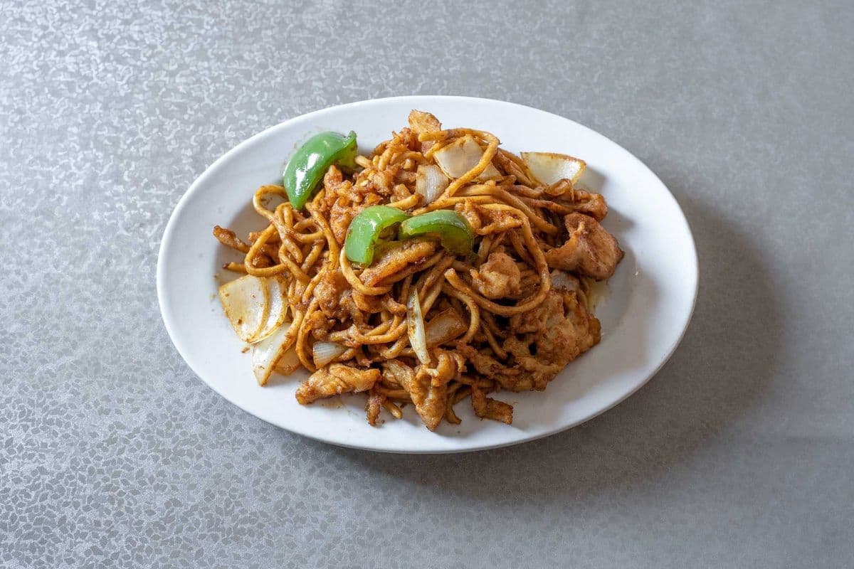 82. Satay Chicken Fried Noodles 沙爹鸡炒粗麵