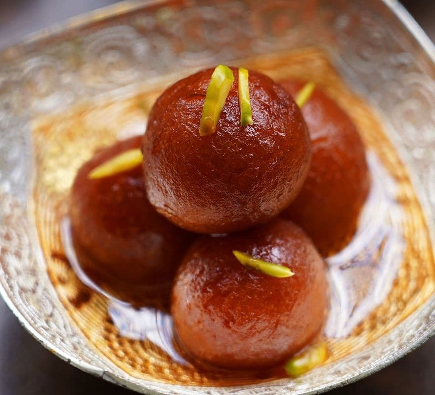 Gulabjamans