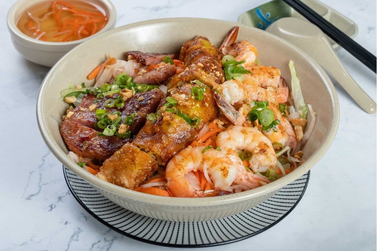74. Grilled Minced Pork Patty, Spring Roll, and Grilled Prawns with Vermicelli (Bún Nem Nướng, Chả Giò, Tôm Nướng)