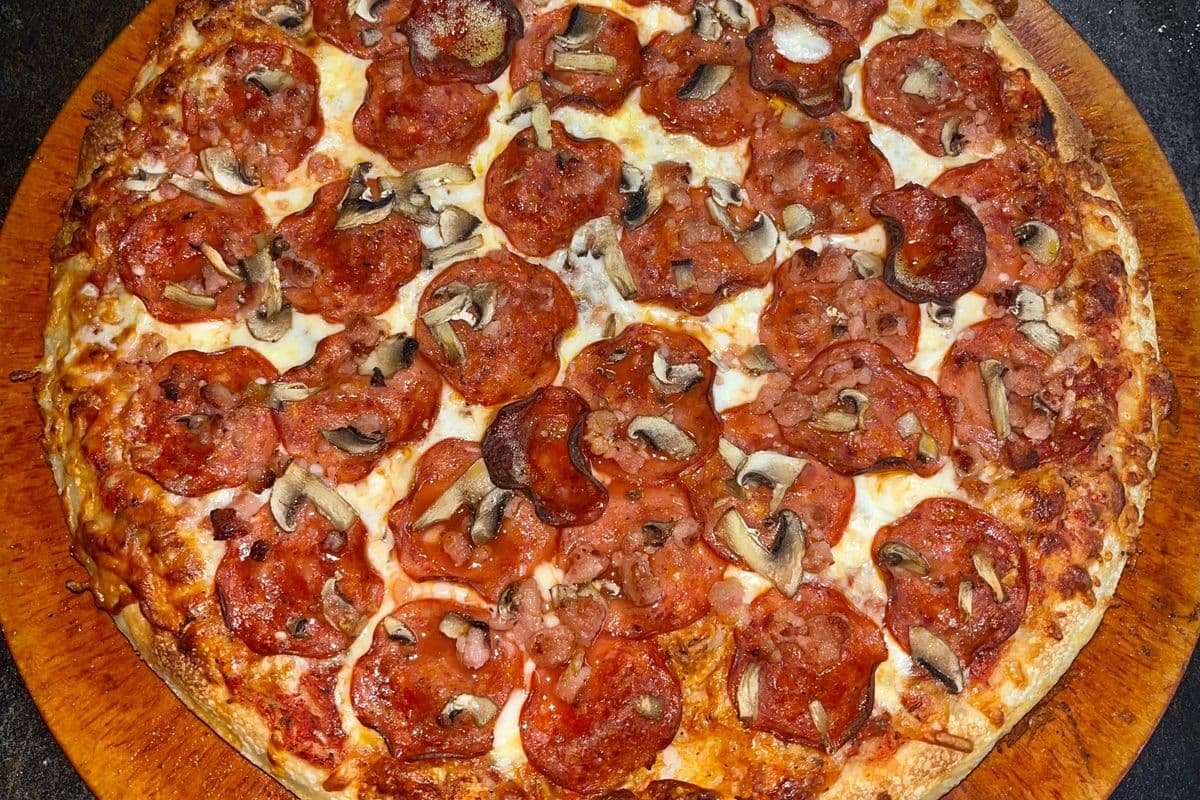 14" Large Canadian Classic Pizza